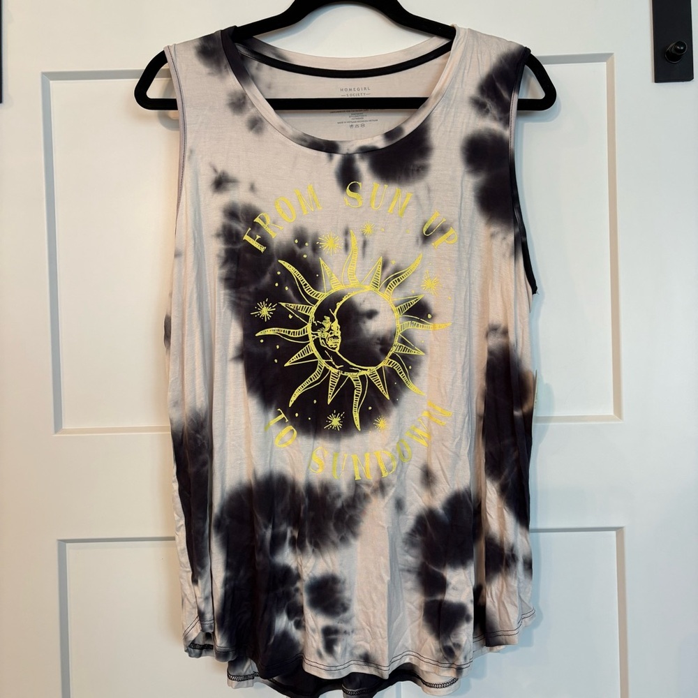 Cream Sleeveless Tank Top with Sun Graphic